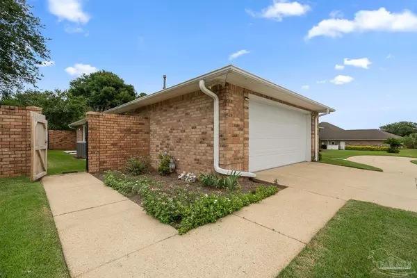 Pensacola, FL 32505,3385 Marcus Pointe Blvd