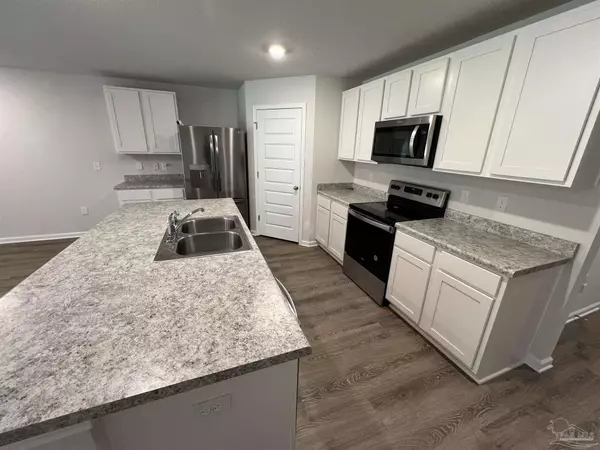 Pace, FL 32571,5273 Peach Dr