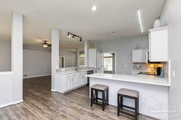 6546 Bellingham St, Navarre, FL 32566