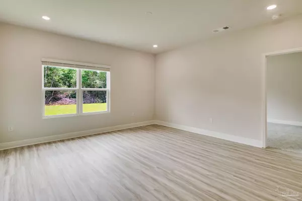 Milton, FL 32583,8069 Fir Tree Dr