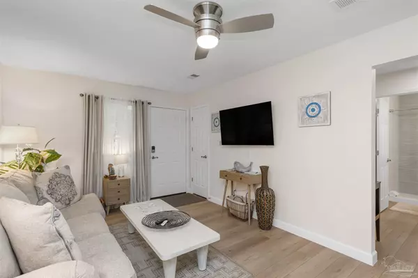 Gulf Breeze, FL 32563,3202 Redwood Ln