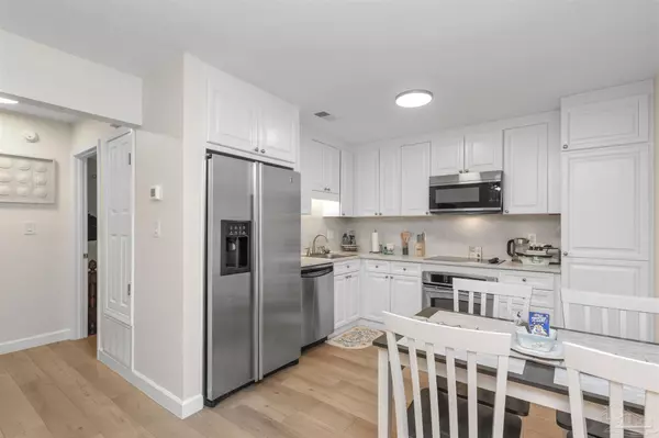 Gulf Breeze, FL 32563,3202 Redwood Ln