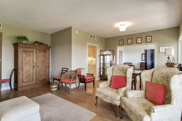 Pensacola, FL 32507,825 Bayshore Dr