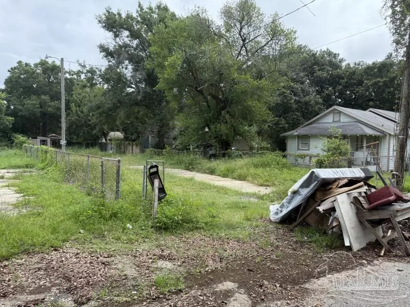 2704 W Lloyd St, Pensacola, FL 32505
