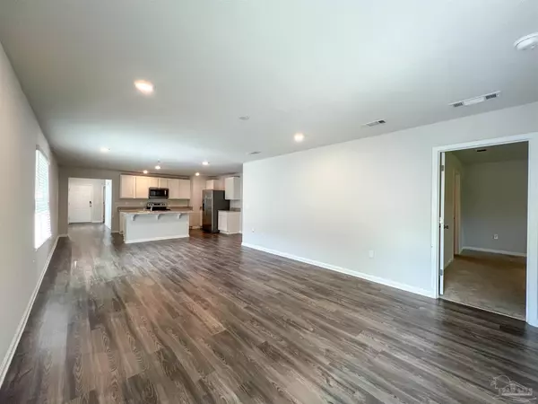 Pace, FL 32571,5257 Peach Dr