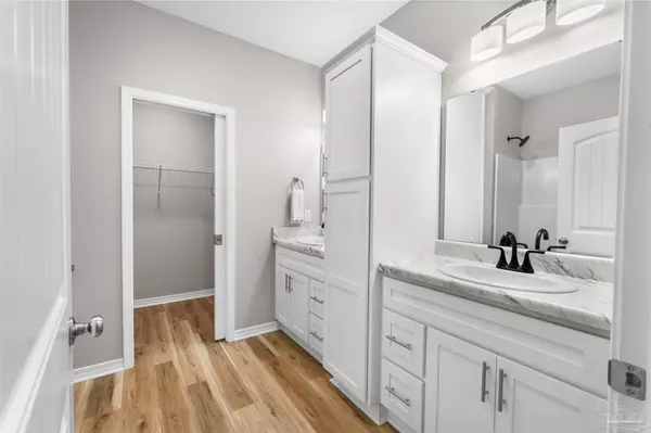 Pensacola, FL 32501,306 & 308 N E St