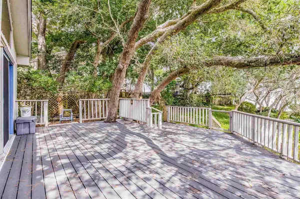 Gulf Breeze, FL 32563,4648 Hickory Shores Blvd