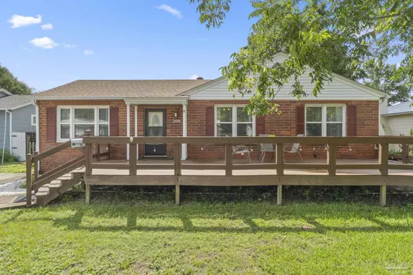 306 SE Kalash Rd, Pensacola, FL 32507