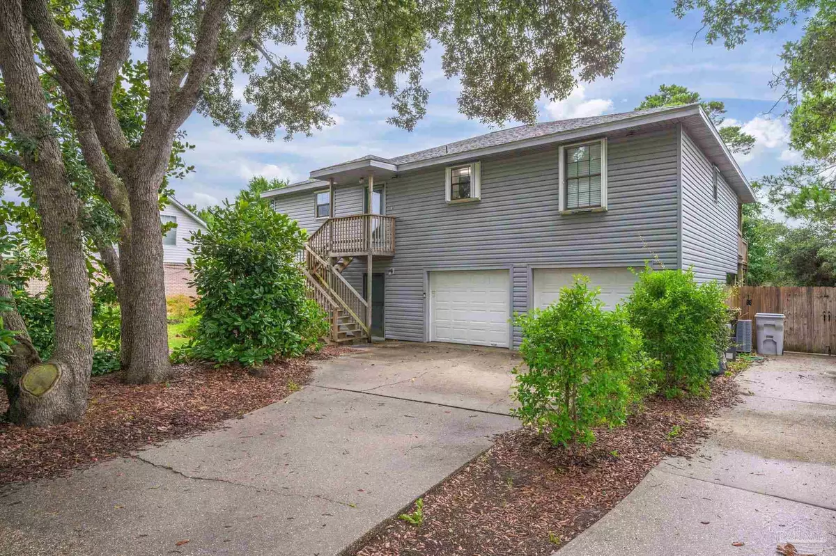 Navarre, FL 32566,6913 Sea Shark Cir