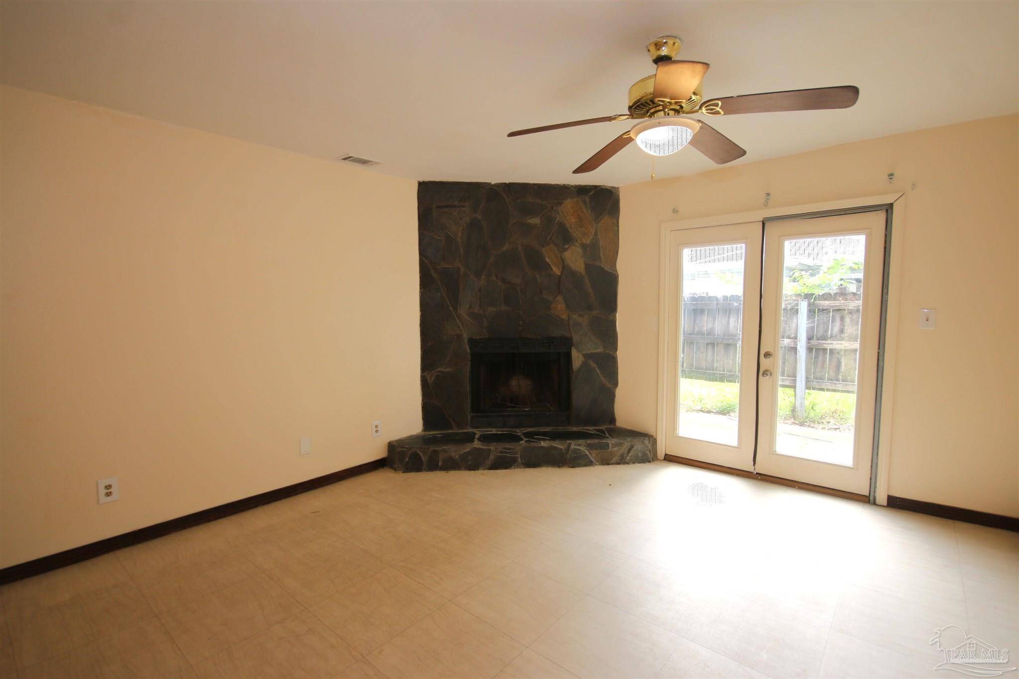 Pensacola, FL 32505,2505 W Massachusetts Ave