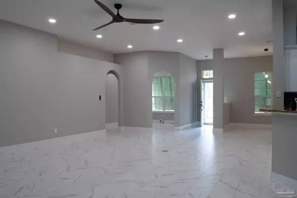 Pace, FL 32571,4906 Laurel Oak Dr