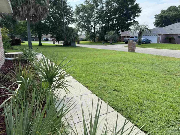 Pace, FL 32571,4906 Laurel Oak Dr