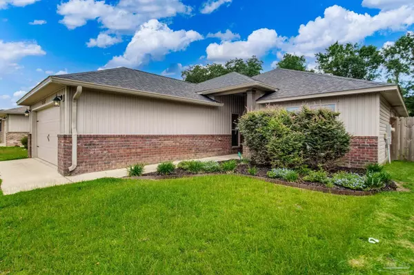 Pace, FL 32571,5149 Peach Dr