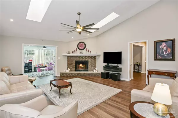 Pensacola, FL 32504,4320 Costa Mesa