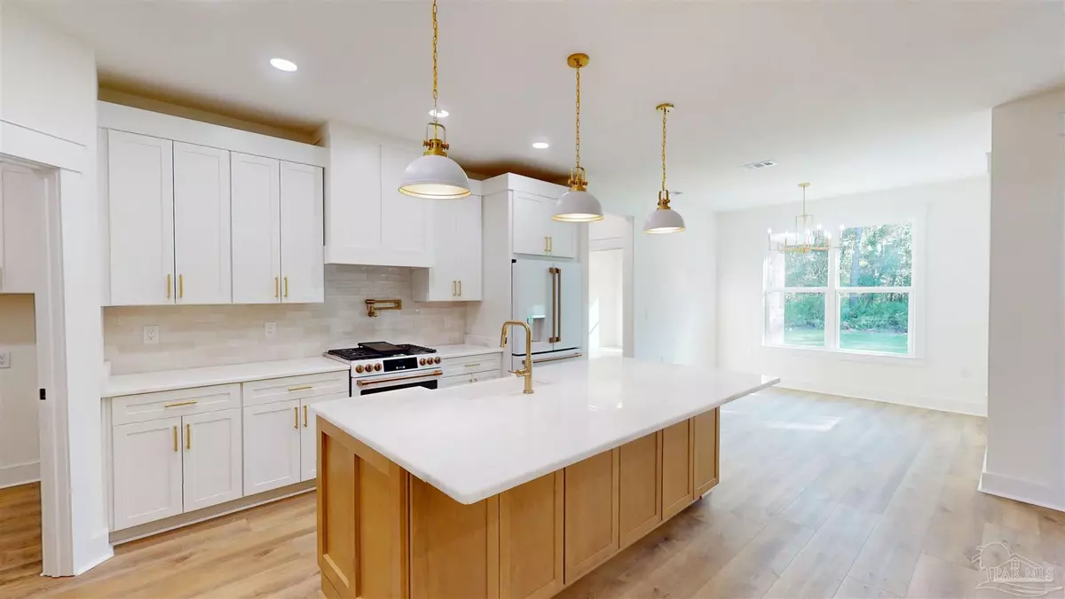 Pensacola, FL 32507,5579 North Shore Way