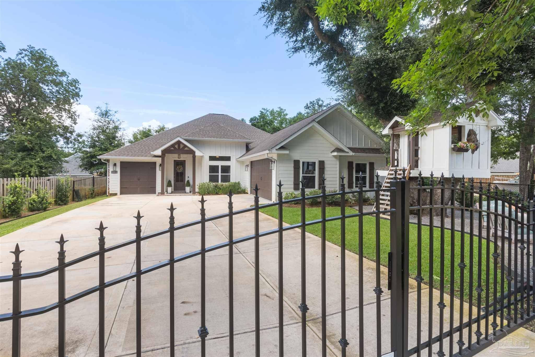 Gulf Breeze, FL 32563,5100 Soundside Dr
