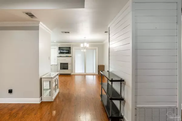 Destin, FL 32541,706 Whiporwill Ln