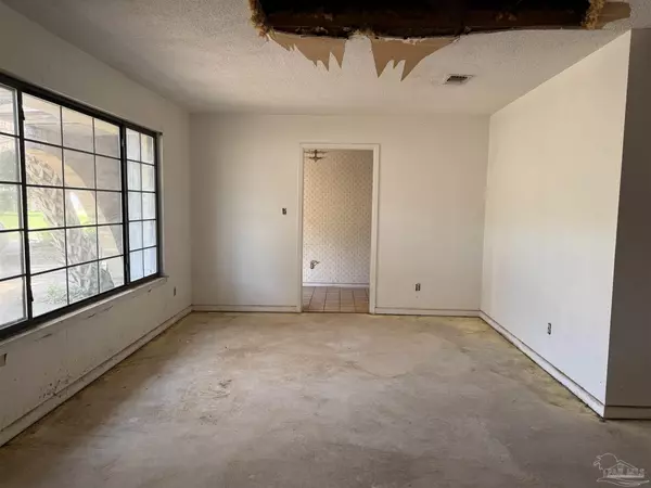 Pensacola, FL 32506,6030 Schofield Dr