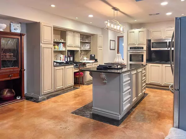 Pensacola, FL 32503,2240 Fleance Dr