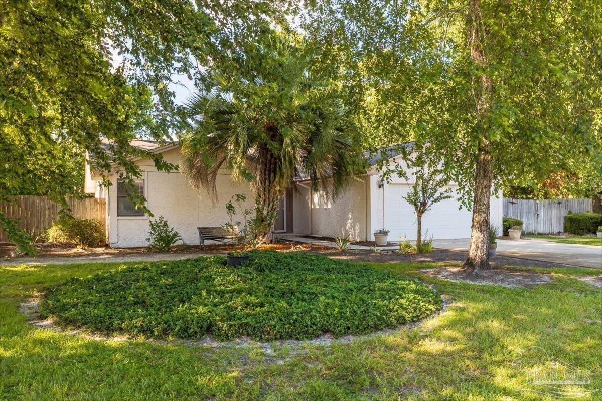 6748 Liberty St, Navarre, FL 32566