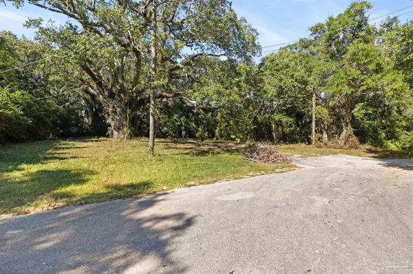 Pensacola, FL 32505,956 N Hansel St