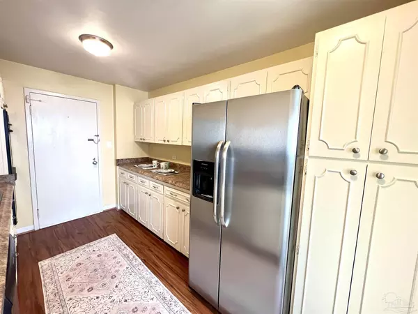 Pensacola, FL 32507,825 Bayshore Dr