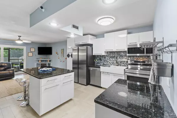 201 Pensacola Beach Rd, Gulf Breeze, FL 32561