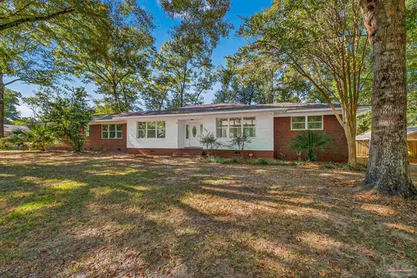 921 Lisa Hill Dr, Cantonment, FL 32533