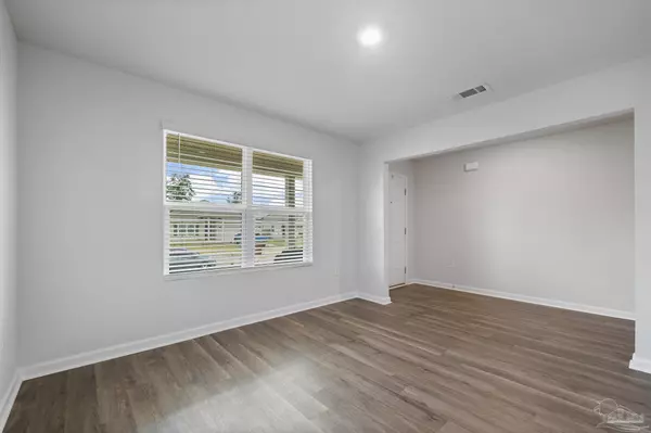 Pace, FL 32571,5213 Peach Dr