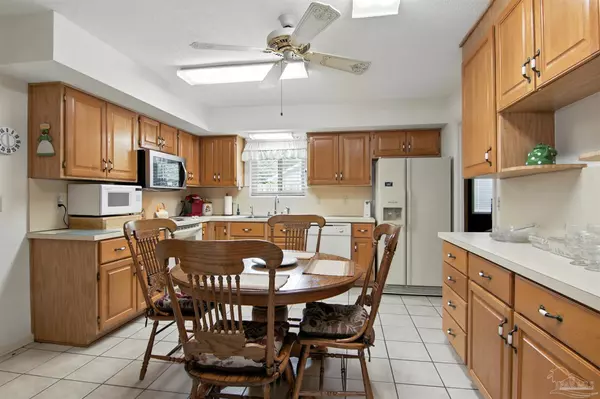Gulf Breeze, FL 32561,207 Nandina Rd
