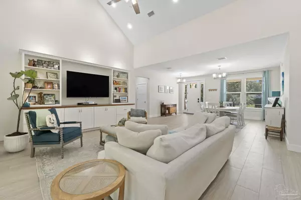 Gulf Breeze, FL 32561,302 Camelia St