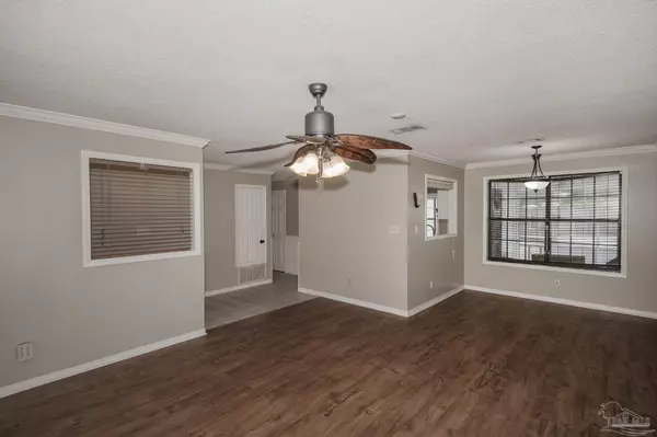 Pensacola, FL 32507,7685 Old Hickory Dr