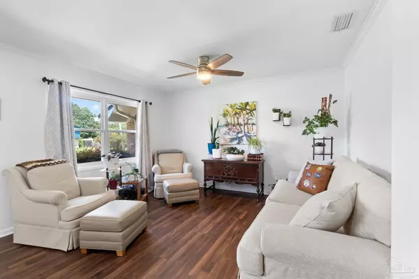 Pensacola, FL 32503,6810 White Oak Dr