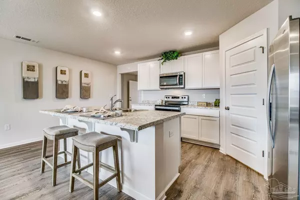 Milton, FL 32583,6380 Firefly Dr