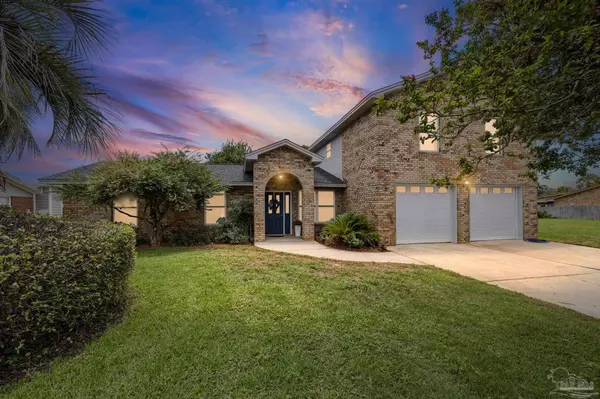 3367 Circle Dr, Gulf Breeze, FL 32563