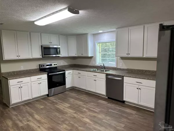 Pensacola, FL 32506,5015 Lillian Hwy