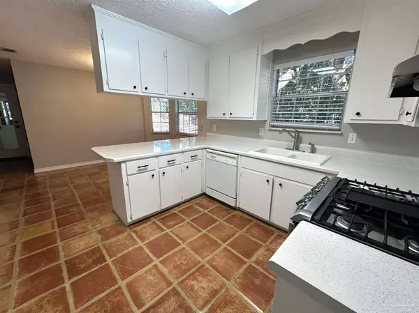 Pensacola, FL 32504,3202 Swan Ln