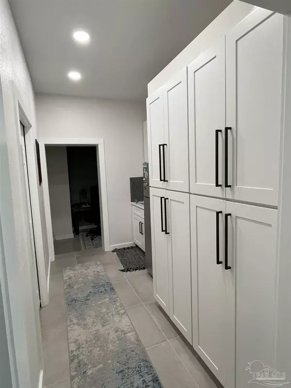 Gulf Breeze, FL 32561,68 Shoreline Dr