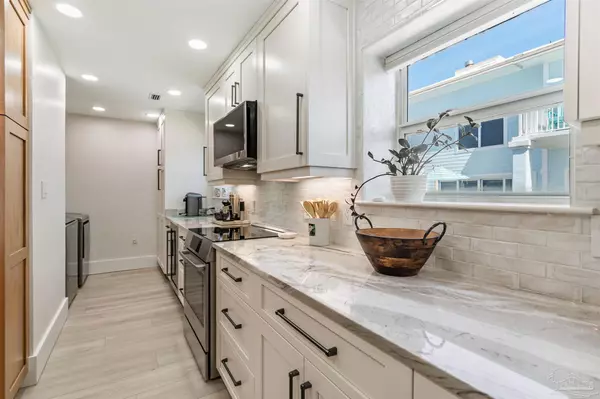 Pensacola Beach, FL 32561,1299 Ft Pickens Rd