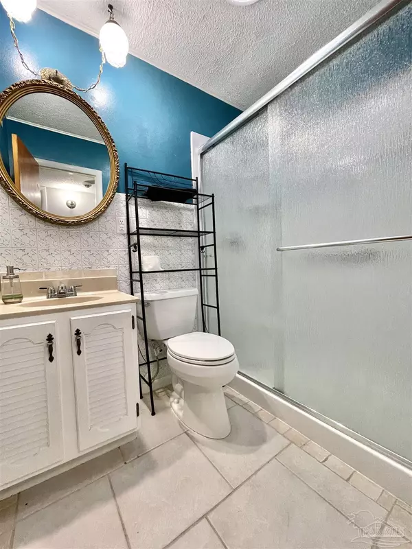 Pensacola, FL 32503,2995 Newton Dr