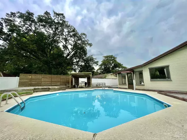 Pensacola, FL 32503,2995 Newton Dr