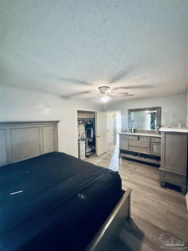 Gulf Breeze, FL 32563,1281 Redwood Ln