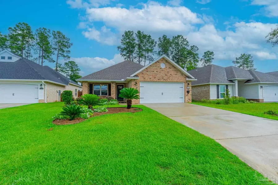 5679 Dunridge Dr, Pace, FL 32571