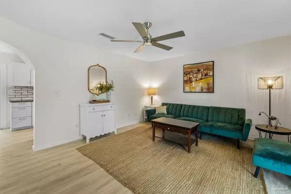 Pensacola, FL 32505,4517 Monpellier Dr