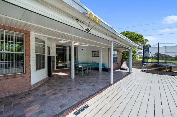 Gulf Breeze, FL 32563,3377 Crestview Ln