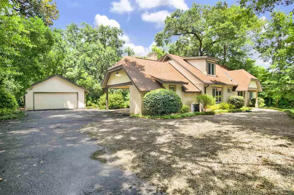 10159 Noriega Ln, Pensacola, FL 32514