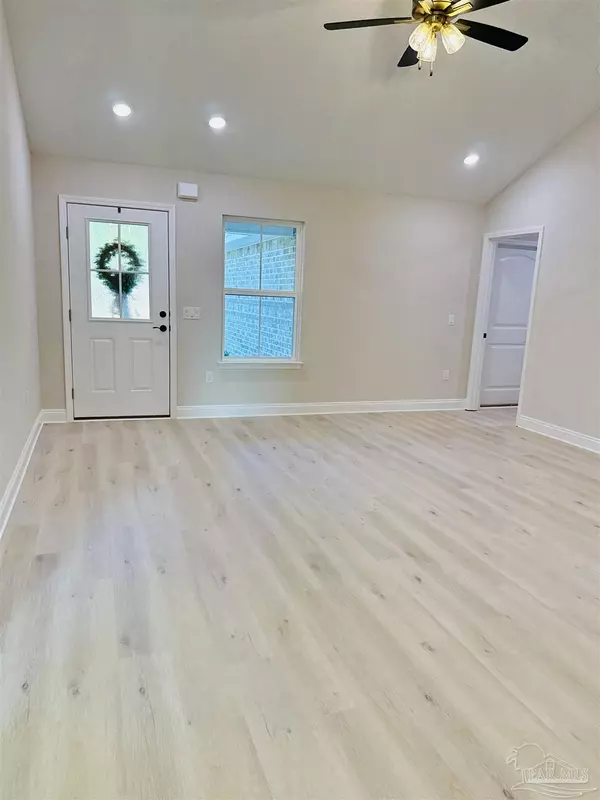 Milton, FL 32583,7929 Twin Lake Dr