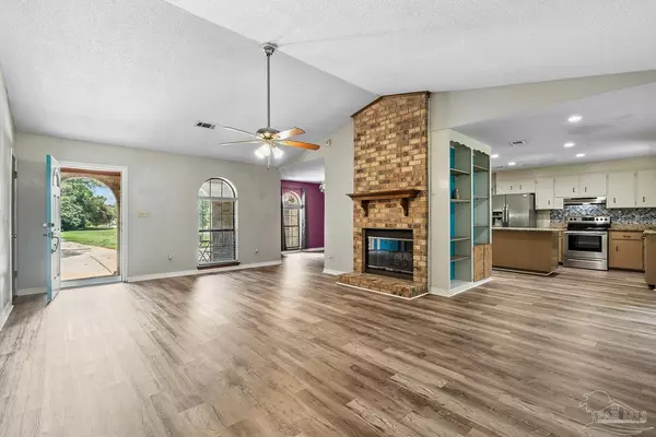 Pensacola, FL 32506,6999 Lake Joanne Dr