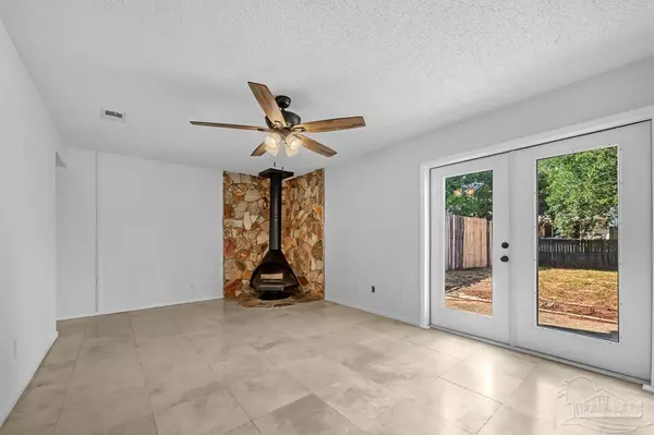 Gulf Breeze, FL 32563,3250 Fernwood Dr