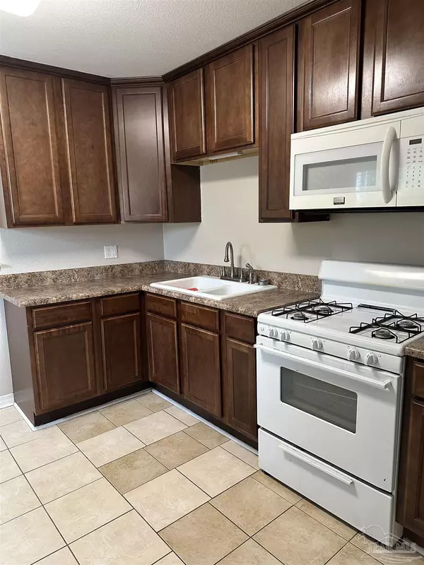 Cantonment, FL 32533,425 Well Line Rd